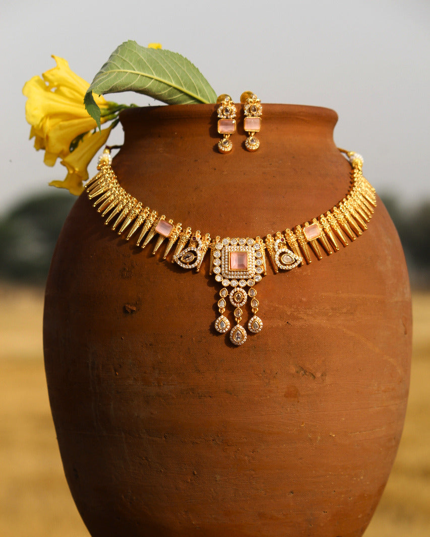 The Mayur Pastel Haar