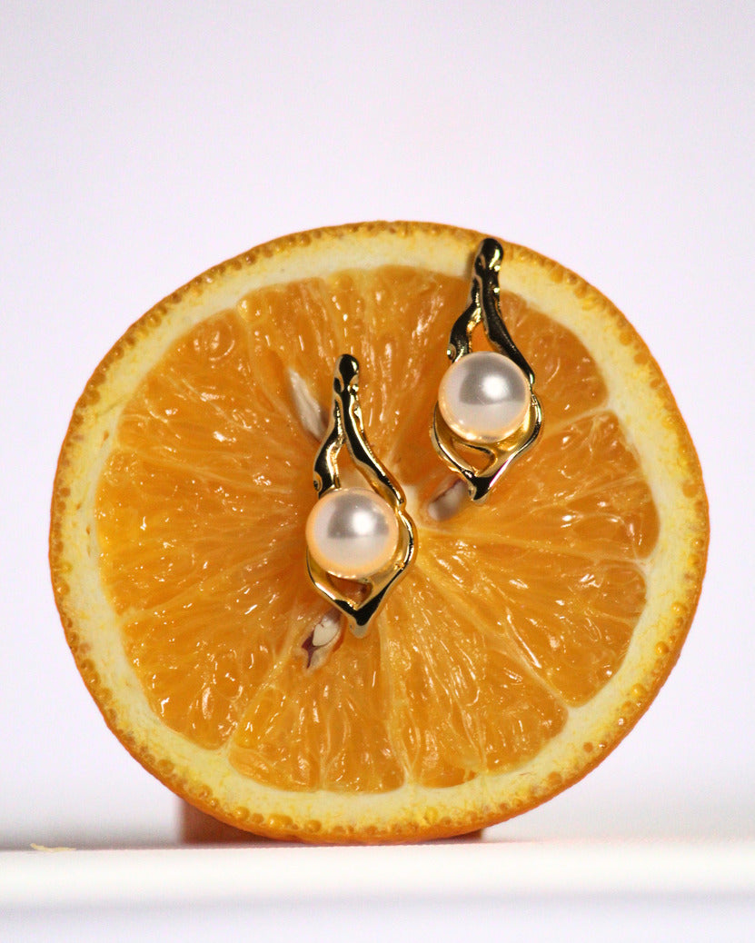 The Fluid Pearl Drops